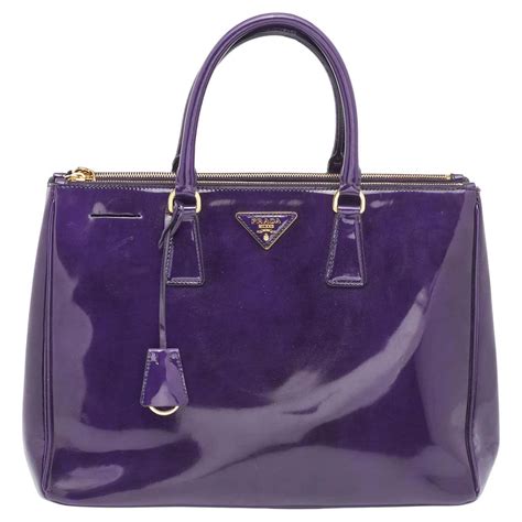 prada lila tasche|Prada tasche herren.